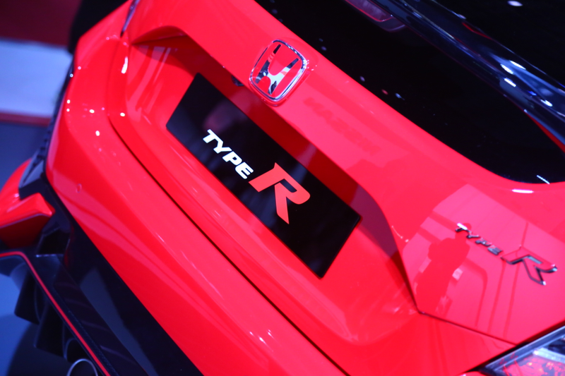 Illustration for article titled The 2018 Honda Civic Type R Is Ridiculous In All The Right Ways